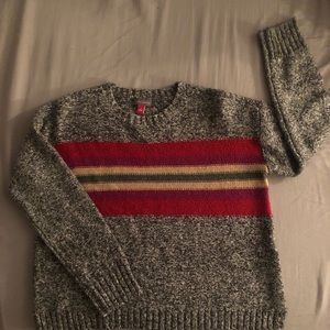 Woman’s Vince Camuto sweater.